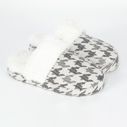 Kaz Ayağı Desenli Şönil Kumaş Peluş Konforlu Ev Terliği 